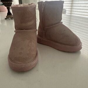 Bear paw Pink Suede Ankle Boots